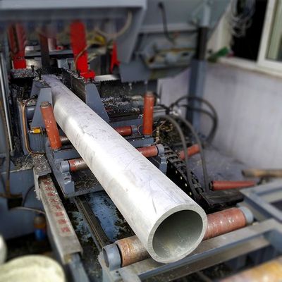 6063 UNS A97050 7050のアルミニウム円形の管7075はアルミニウム管2M突き出た